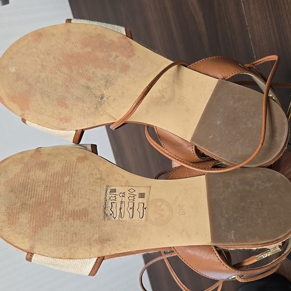 Michael Michael Kors Size 6 Beige and Brown Gladiator Style Flat Sandals - Picture 4 of 7